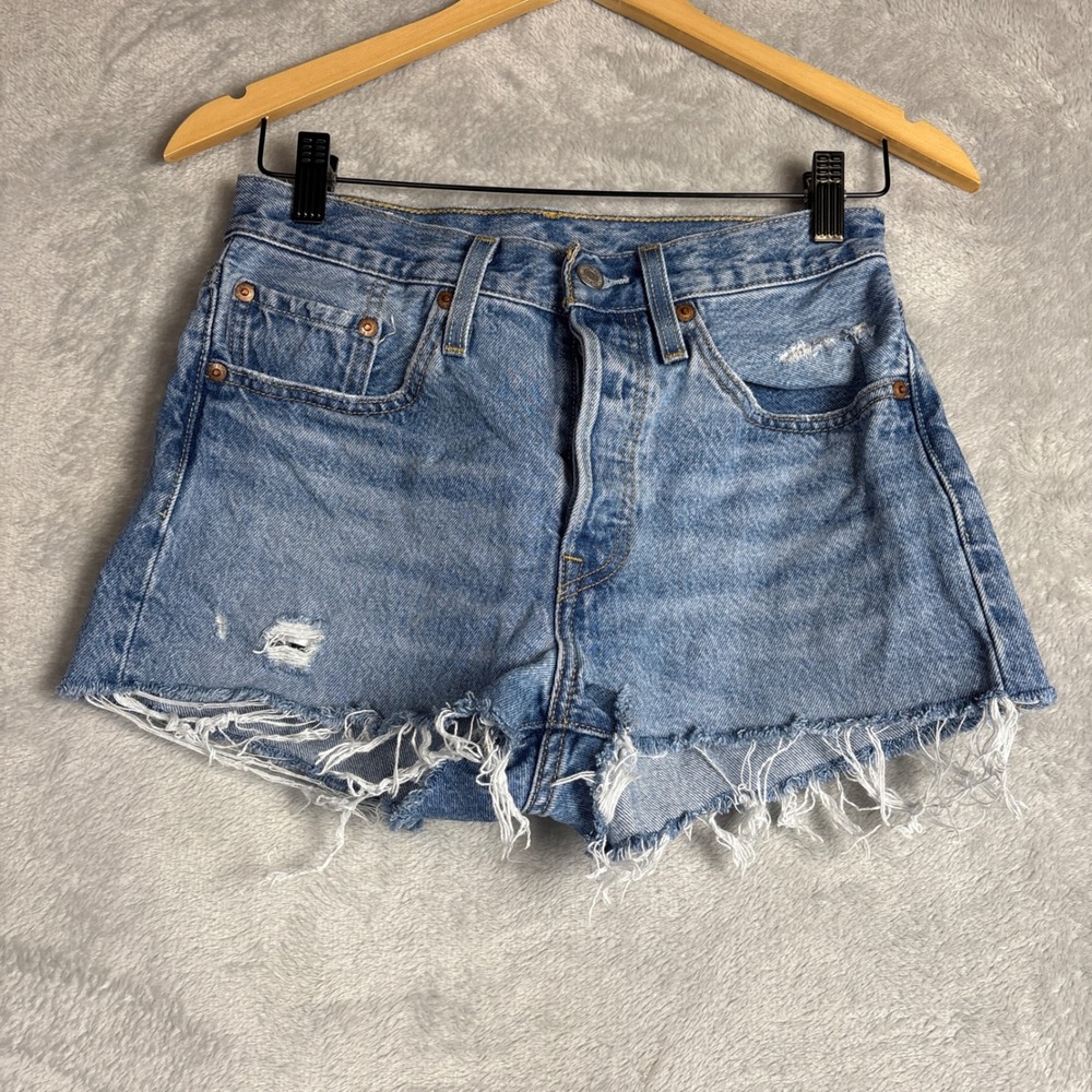 Levi's 501 Cutoff Denim Shorts Light Wash Distressed Frayed Hem Women's 26